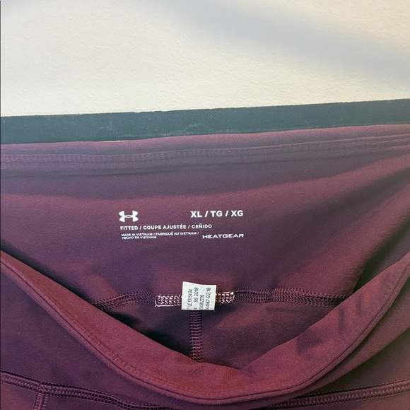 Under Armour Maroon HeatGear Leggings - Picture 2 of 4